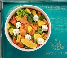 Салат с форелью