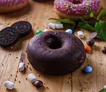 Донат шоколадный