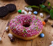 Донат Малиновый