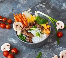 Фунчоза со свининой свит чили Max