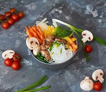 Фунчоза с курицей в терияки Max