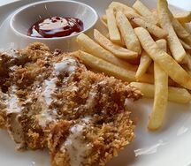Шницель из свинины с картофелем фри