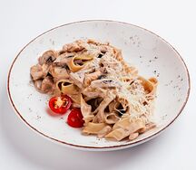Феттуччине с курицей и грибами