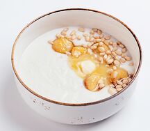 Манная каша с карамельным бананом