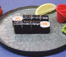 Мини-ролл с лососем