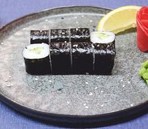 Мини-ролл с огурцом