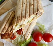 Тортилья цезарь с курицей