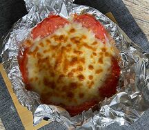 Сулугуни с томатами