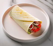 Шаурма со свининой в сырном лаваше