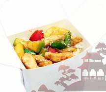 Вок свинина с рисом и овощами по-пекински