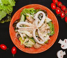 Микс кальмар с апельсиновой заправкой
