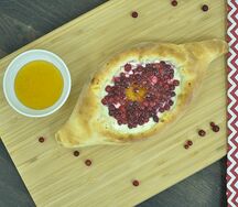 Хачапури с брусникой