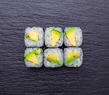 Ролл с авокадо классический