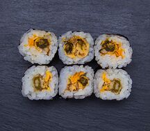 Ролл с мидиями классический