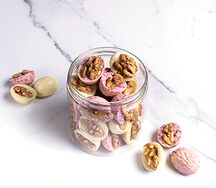 Шоколадные грецкие орехи белый шоколад, подарочная упаковка