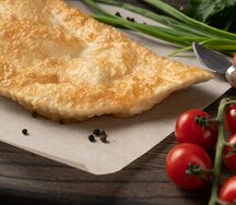Чебурек Крымский с картофелем, сыром моцарелла и грибами