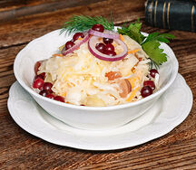 Капуста квашеная с фруктами