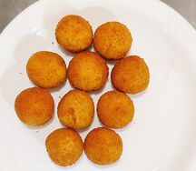 Сырные шарики с халапеньо