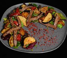 Тёплый тайский салат с говядиной