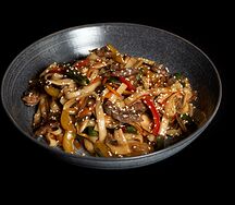 Говядина с овощами в соусе терияки