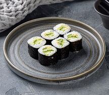 Мини-ролл с огурцом