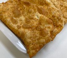 Чебурек с ветчиной и сыром