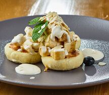 Сырники с арахисовой пастой и бананом