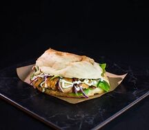 Пита в булочке буррито