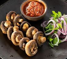 Грибы шампиньоны на углях