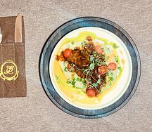 Говяжьи щечки с пюре из сельдерея