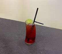 Лимонад вишнево-лаймовый