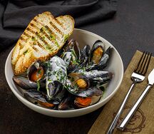 Мидии в соусе блю чиз