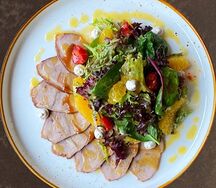 Салат с уткой и мандаринами