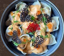 Пельмени с форелью и креветками