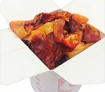 Лапша с копченостями в соусе барбекю