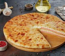 Осетинский пирог с сёмгой и сыром