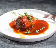 Перчик фаршированный из индейки в томате