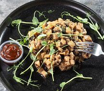 Картофель печёный с грибами и луком