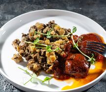 Тефтели в томате с печеной картошкой и жареными грибами