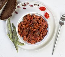 Томлёная фасоль в томатном соусе с говядиной