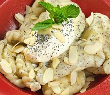Маковые вареники с творогом и изюмом