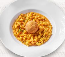 Паста Фузилли с шаром фрита