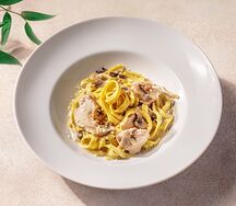 Паста Феттуччине с курицей и грибами