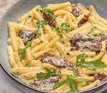 Паста Казаречче с томлеными щечками