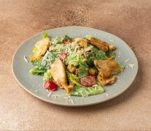 Салат Цезарь с курицей