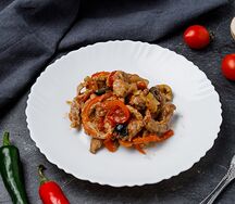 Свиная поджарка с овощами