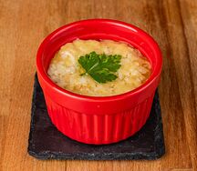 Жюльен из креветок с белым вином и пармезаном