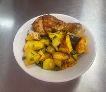 Курица, запеченная с картофелем