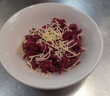 Свекла с чесноком под сыром