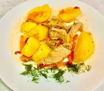 Тушеная свинина с картофелем